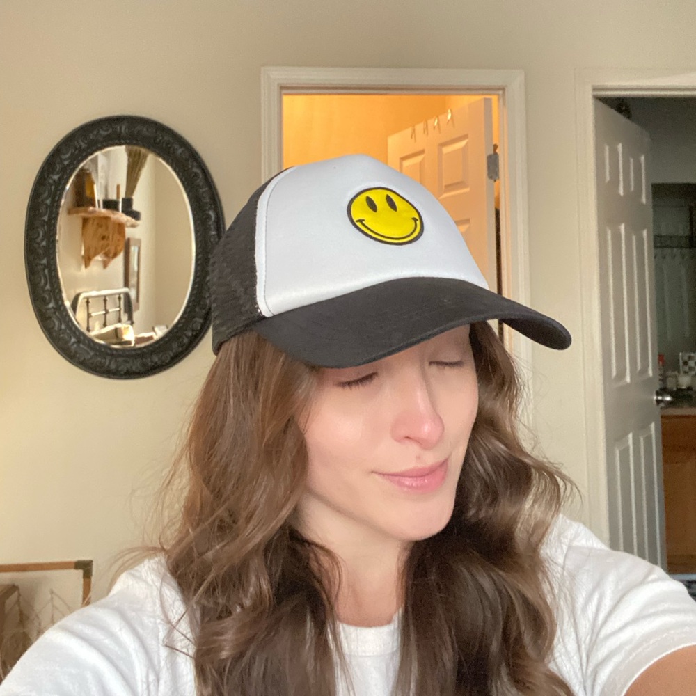 Smiley Face Black and White Snap Back Trucker Hat — OS